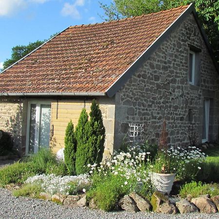 Domaine De La Jarrige Hotel Saint-Vaury Ruang foto