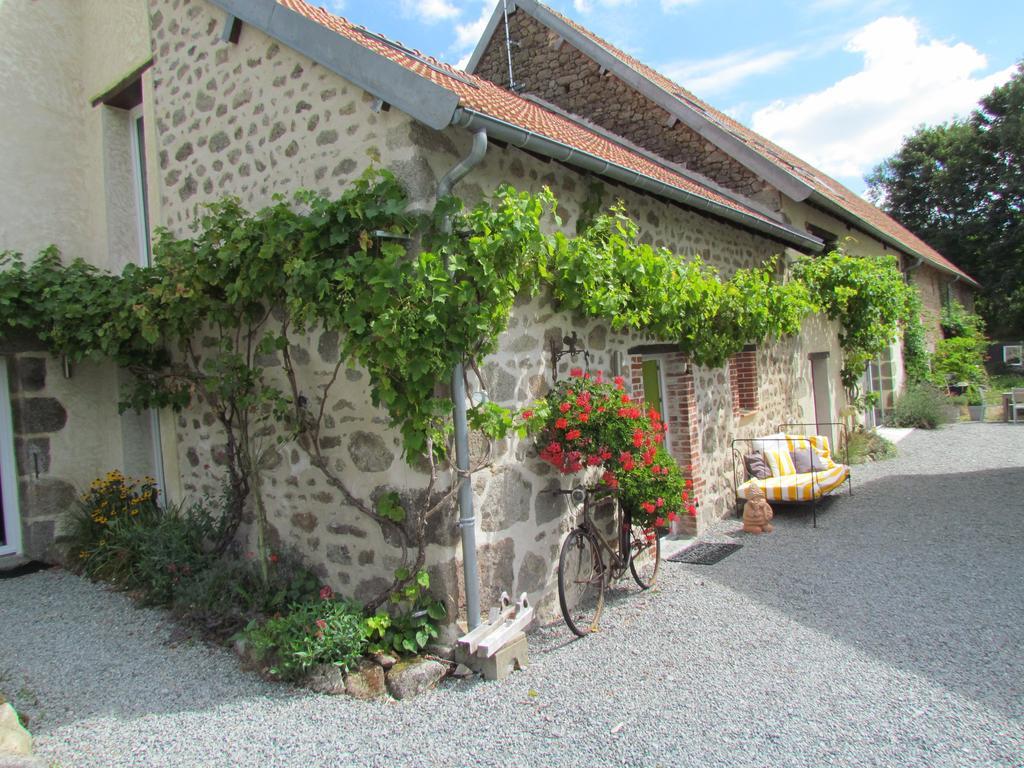 Domaine De La Jarrige Hotel Saint-Vaury Ruang foto